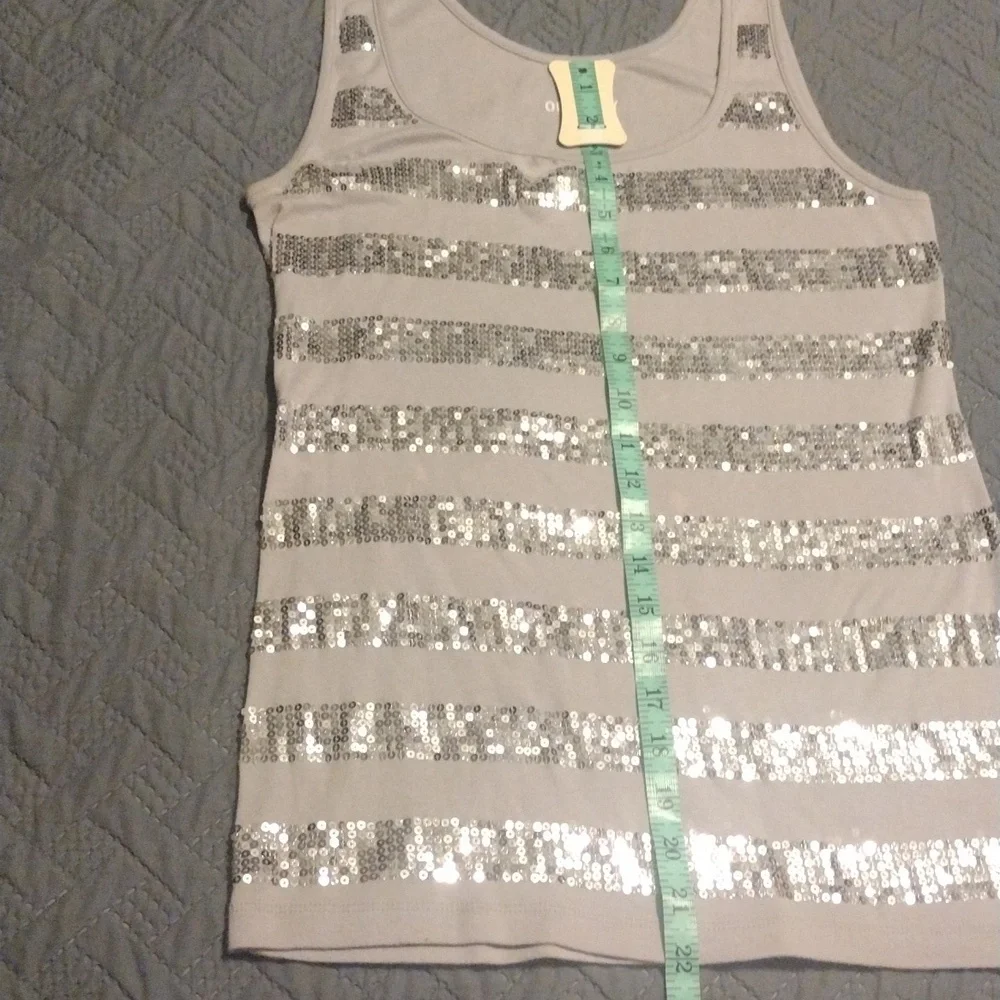Old Navy White and Silver Sequin Tank - Picture 11 of 11
